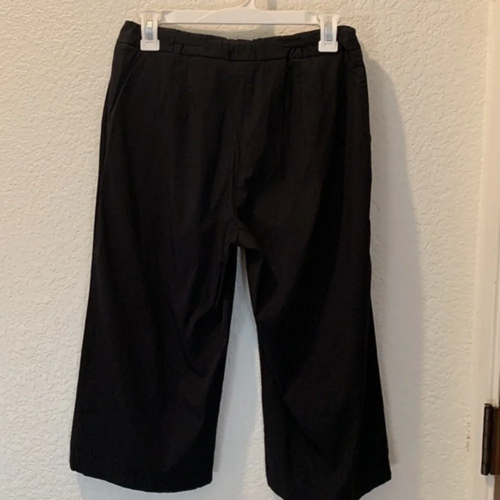 Express stretch black capris - Picture 8 of 8